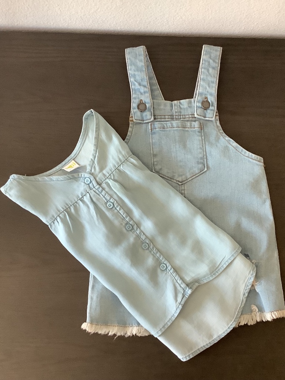 COTTON ON KIDS Girls Denim Overall Dress & Crazy 8 Ruffle Top Size 2T Outfit 2PC